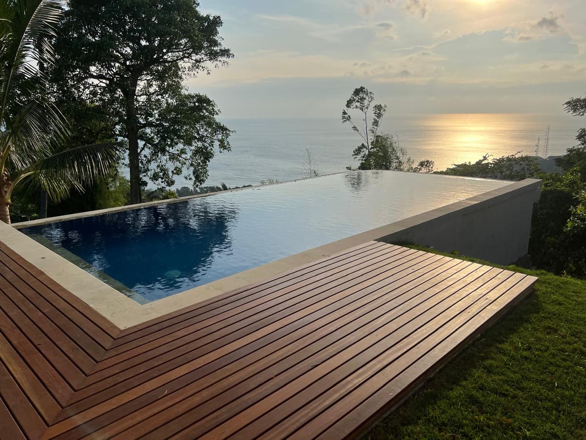 Stunning Hilltop Villa